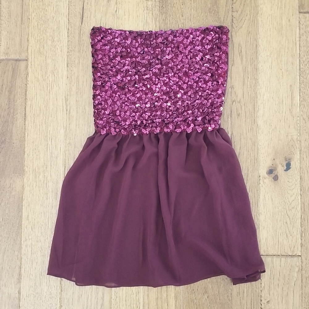 NWT Strapless Sequin and Chiffon Sheer Top Deep Magenta Maroon color